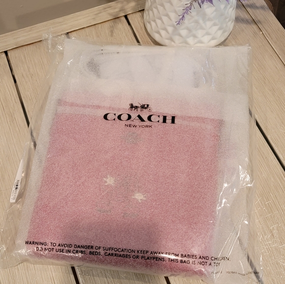 Coach X Disney Mickey Mouse Kitt Messenger - Picture 4 of 8